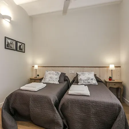 Bcn パセオ デ グラシア ロカモラ *